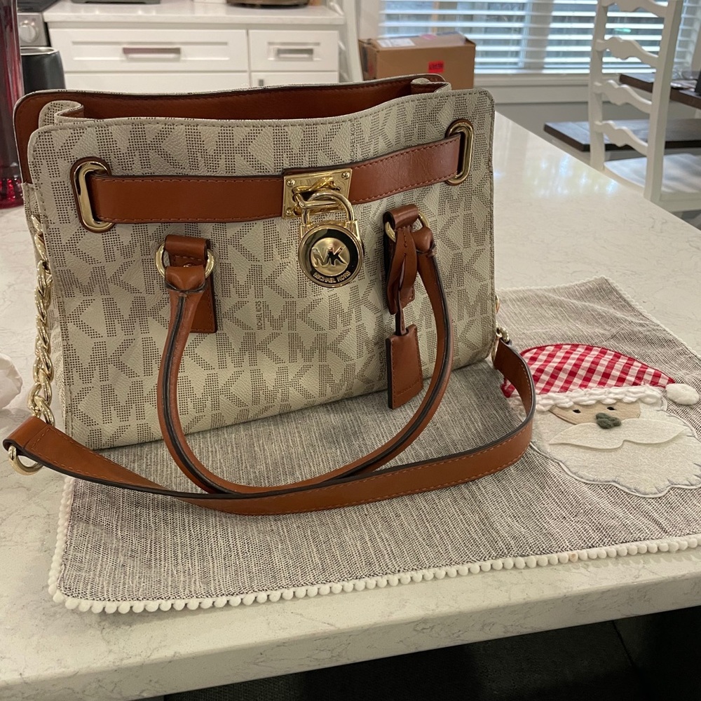 Michael Kors white print shoulder bag
